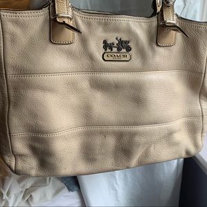 2009 (?) coach ivory/cream leather bag